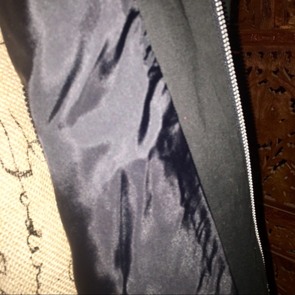 Gap Full-Zip Black Jacket - Picture 3 of 4